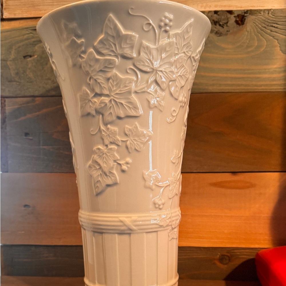 Wedgewood Classic Garden Vase signed and dated 1998